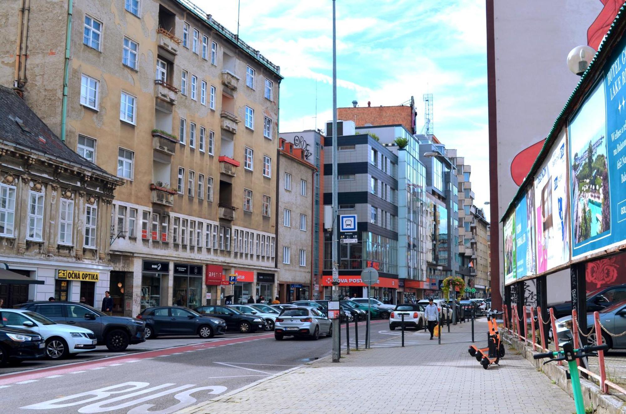 Natural-Style Apartment In The Centre Of Bratislava Eksteriør billede
