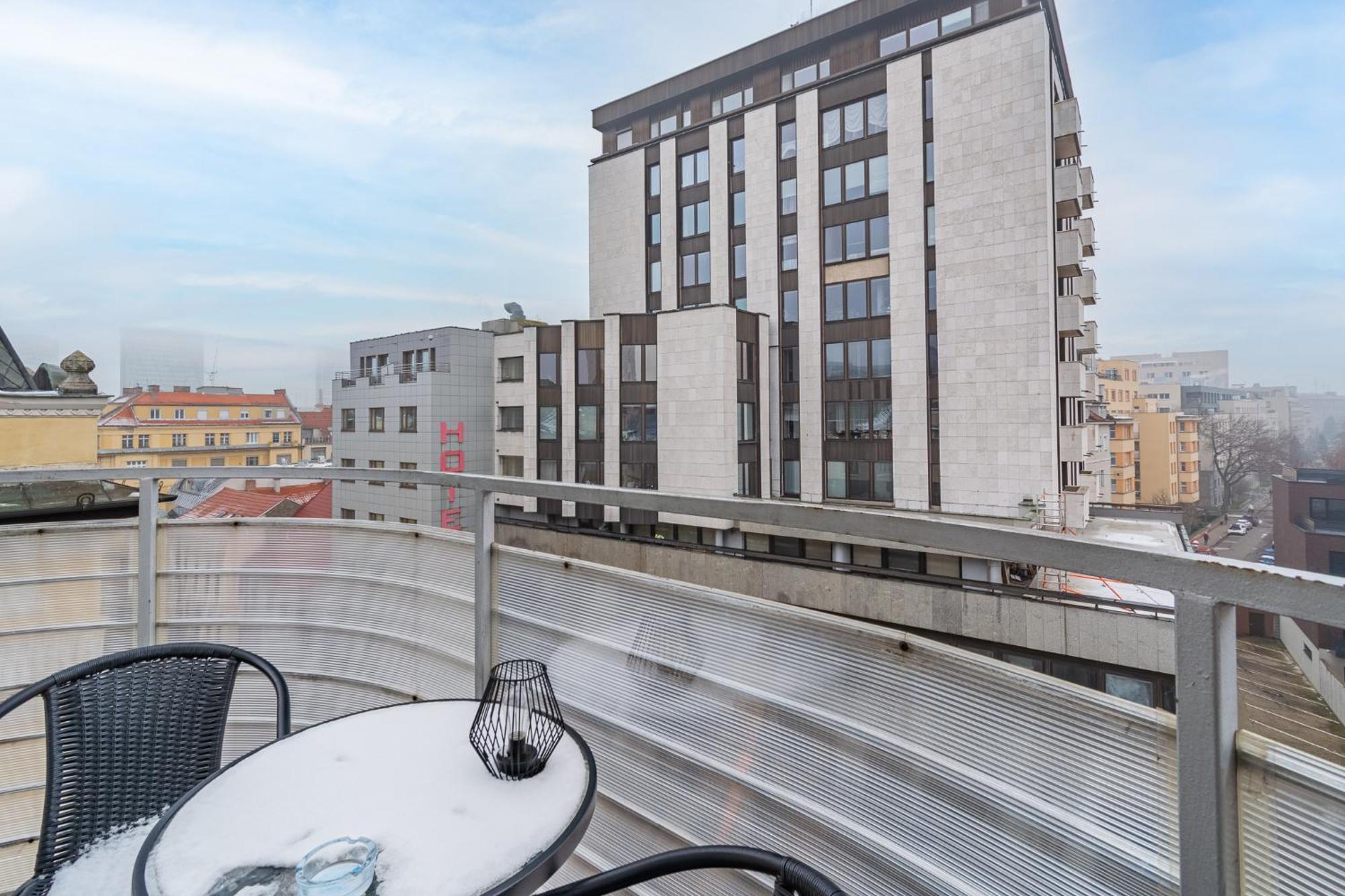 Natural-Style Apartment In The Centre Of Bratislava Eksteriør billede